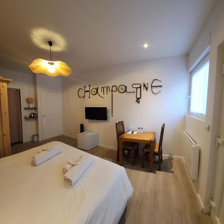 Chambres Privees Hyper-Centre Epernay Lit 160X200Cm Eksteriør billede